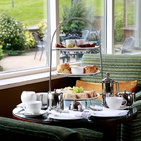Macdonald Hill Valley Hotel, Spa & Golf Resort Whitchurch  Buitenkant foto