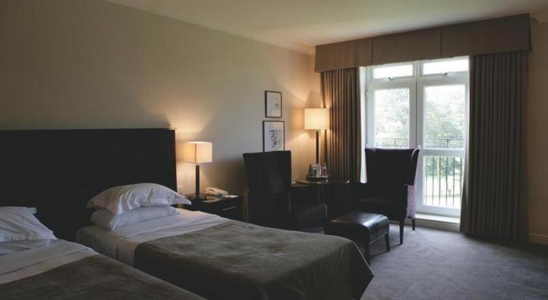 Macdonald Hill Valley Hotel, Spa & Golf Resort Whitchurch  Kamer foto