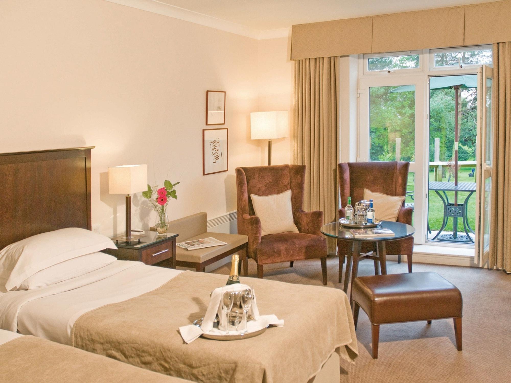Macdonald Hill Valley Hotel, Spa & Golf Resort Whitchurch  Buitenkant foto