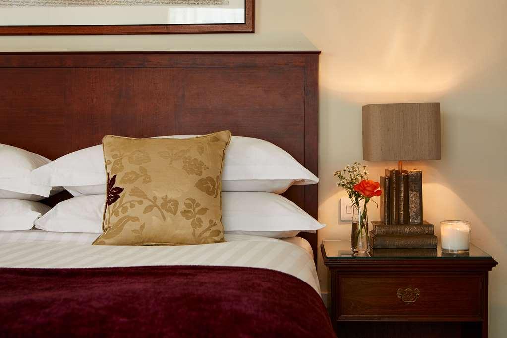 Macdonald Hill Valley Hotel, Spa & Golf Resort Whitchurch  Kamer foto