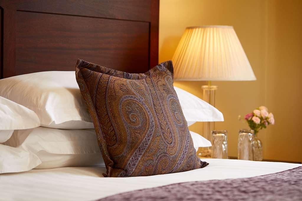 Macdonald Hill Valley Hotel, Spa & Golf Resort Whitchurch  Kamer foto
