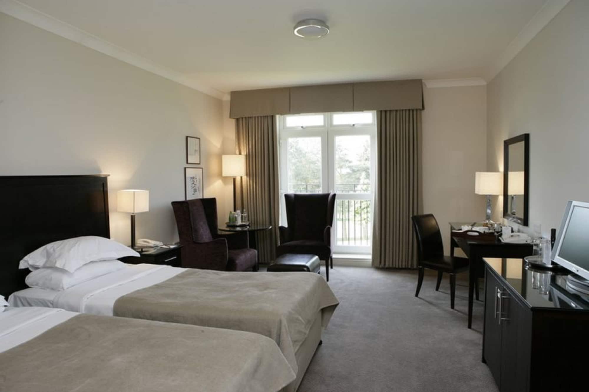 Macdonald Hill Valley Hotel, Spa & Golf Resort Whitchurch  Buitenkant foto