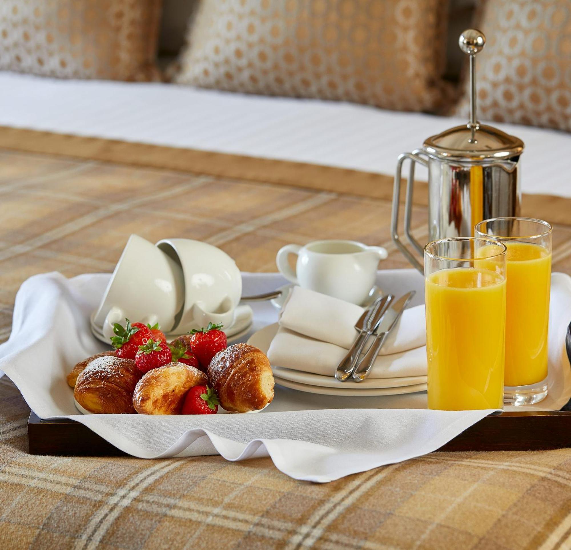 Macdonald Hill Valley Hotel, Spa & Golf Resort Whitchurch  Buitenkant foto