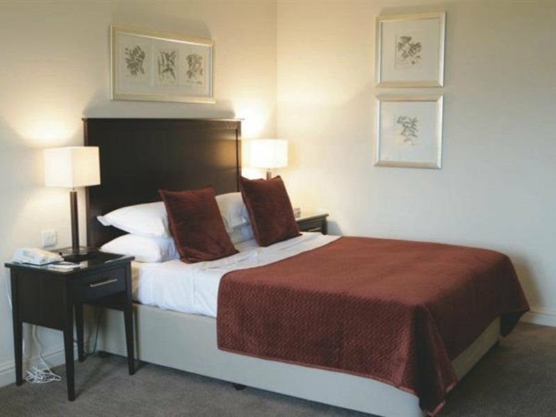 Macdonald Hill Valley Hotel, Spa & Golf Resort Whitchurch  Buitenkant foto