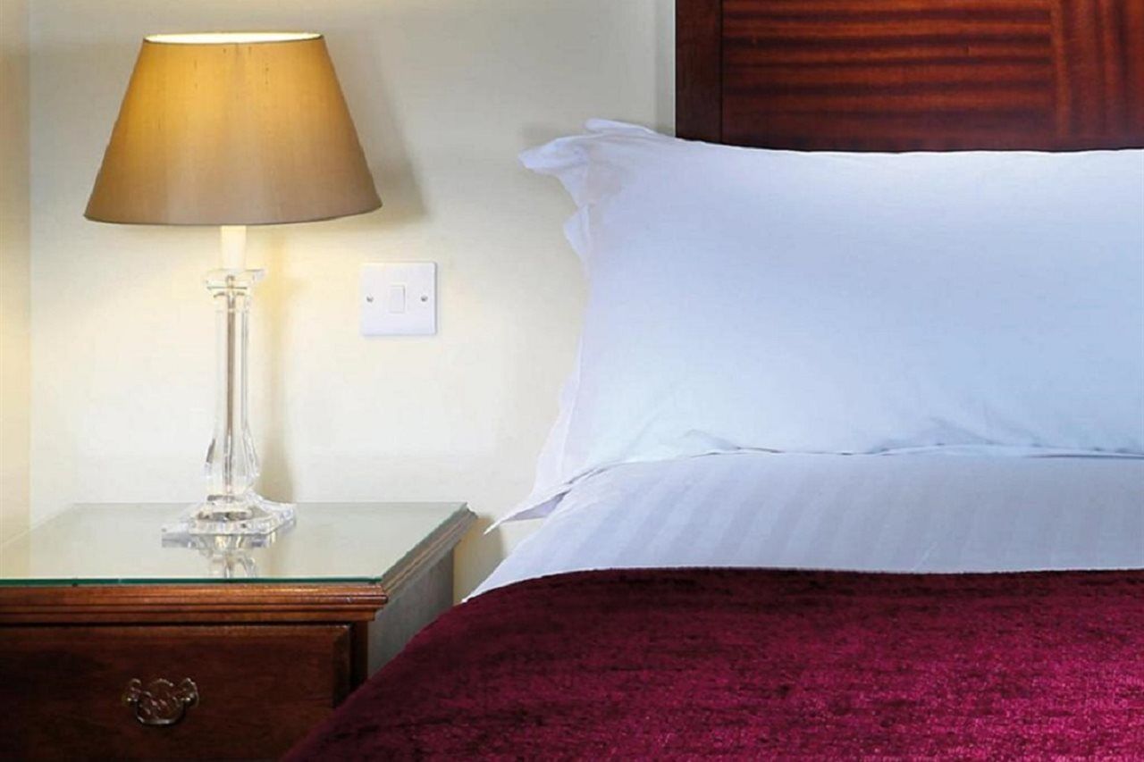 Macdonald Hill Valley Hotel, Spa & Golf Resort Whitchurch  Buitenkant foto